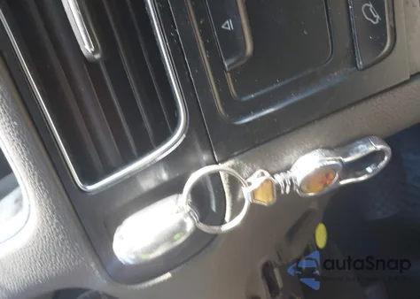 2010 Audi Q5 3.2 Premium из США, поврежденный, VIN WA1LKAFP1AA014075